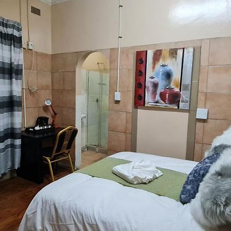 My House Guest House Претория Екстериор снимка