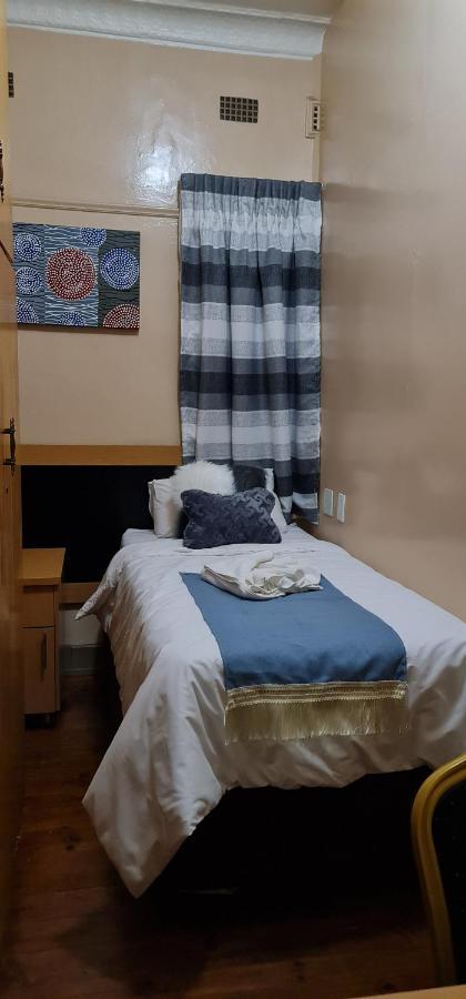 My House Guest House Претория Екстериор снимка