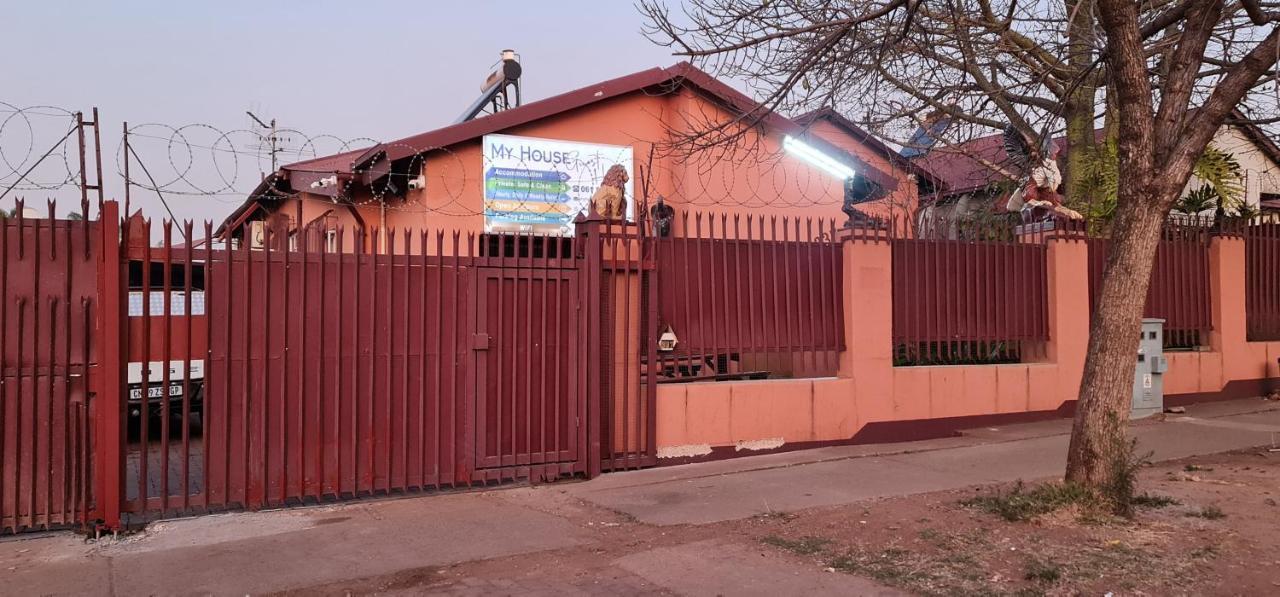 My House Guest House Претория Екстериор снимка