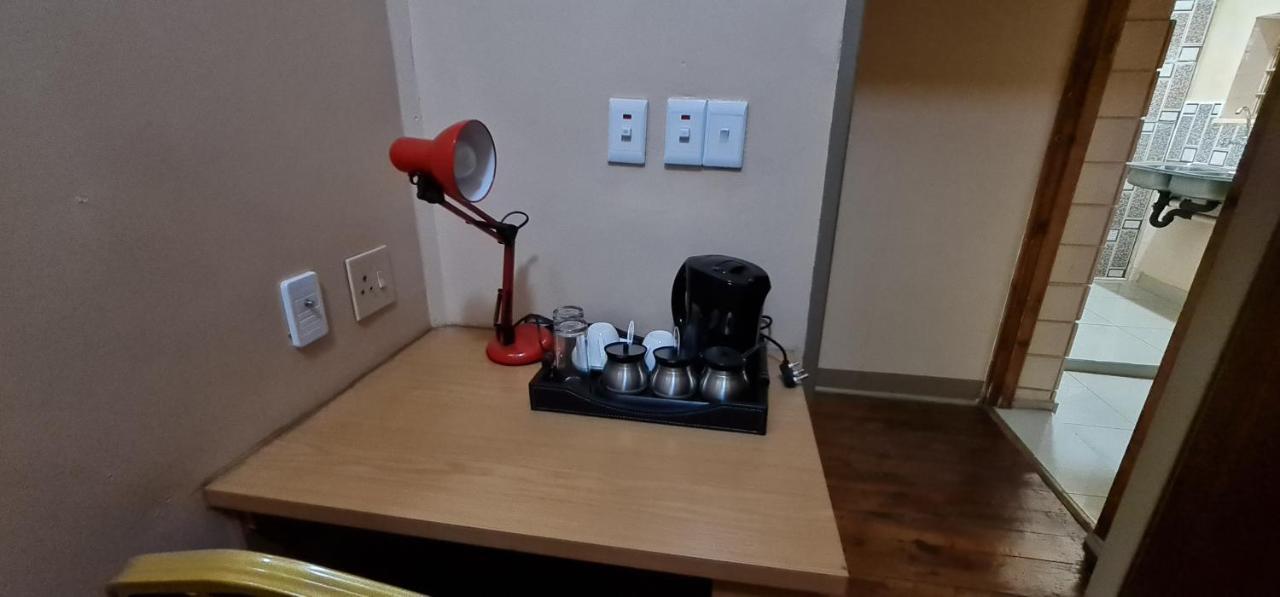 My House Guest House Претория Стая снимка