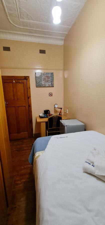 My House Guest House Претория Екстериор снимка